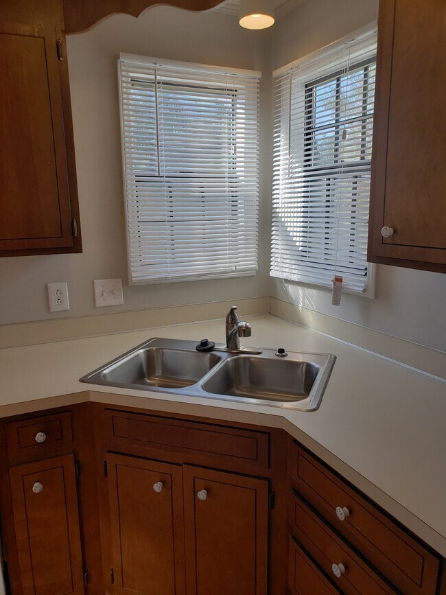 Foto del edificio - 8026 Strawberry Point Dr