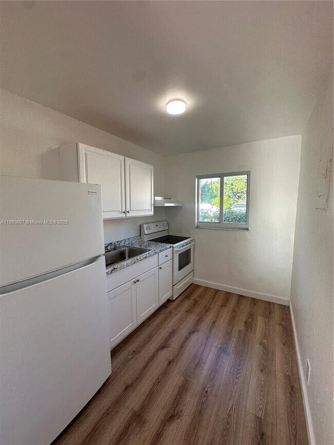 Foto del edificio - 2891 NW 13th Ct
