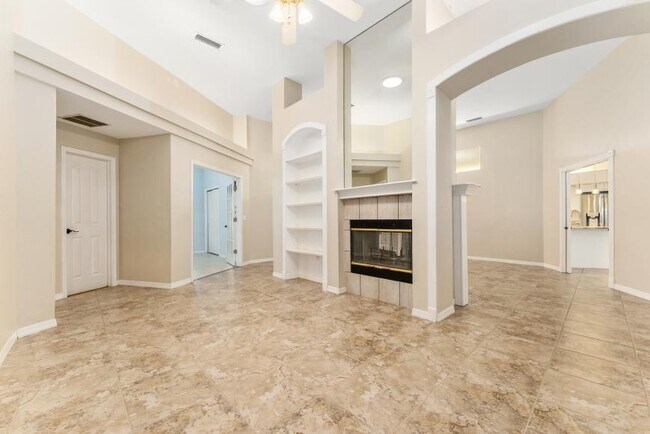 Foto del edificio - 4 bedroom in Gainesville FL 32606