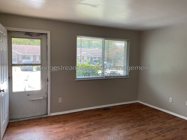 Foto del edificio - 4953 Leeper St