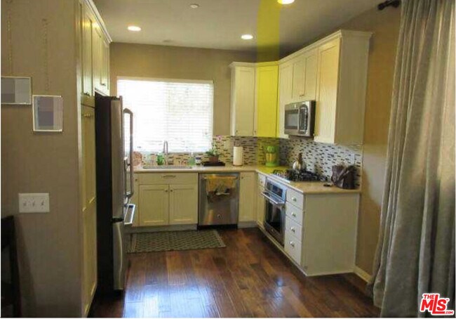 Foto del edificio - 9644 Pine Orchard St