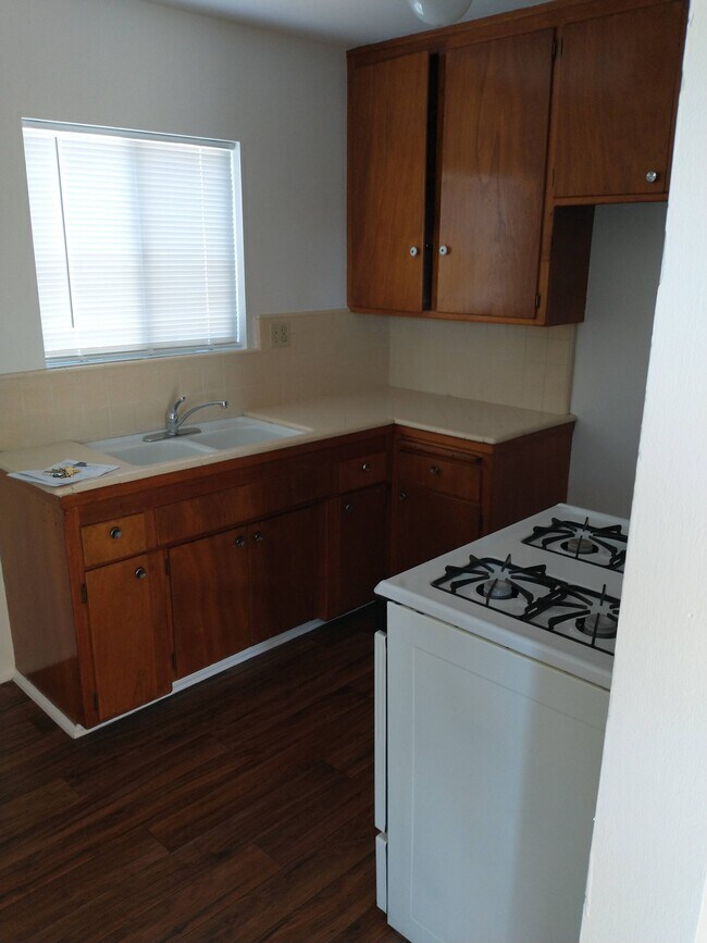 Foto del edificio - 130 N Ivy Ave