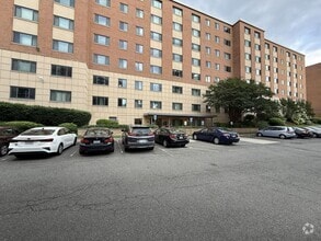 Building Photo - 1200 S Arlington Ridge Rd