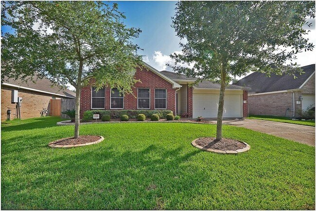 Foto del edificio - 2121 Winding Springs Dr