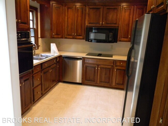 Building Photo - 3 br, 3 bath House - 454 Tyler Street
