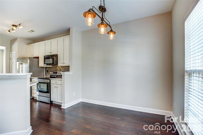 Foto del edificio - 19030 Natalie Michelle Ln