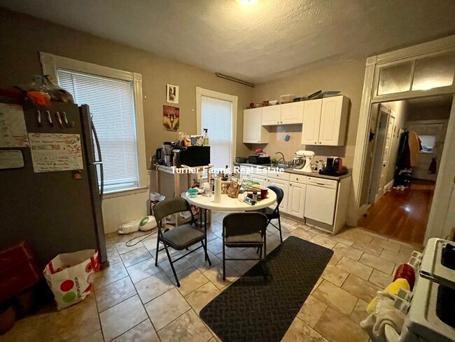 Foto del edificio - 12 Bucknam St