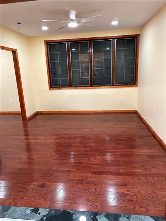 Foto del edificio - 9015 Bayview Pl