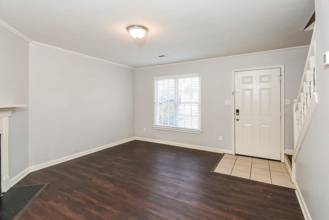 Building Photo - 1651 Winchester Way SE