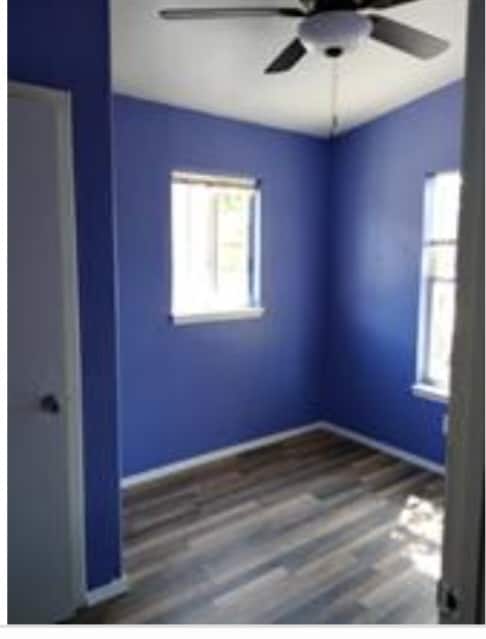 Building Photo - 9729 Sycamore Dr