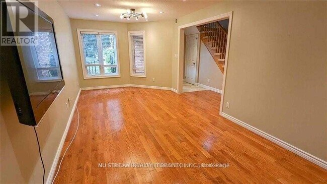 Photo du bâtiment - 2031 Lumberman Ln