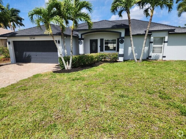Building Photo - 2536 SW 24th Ct