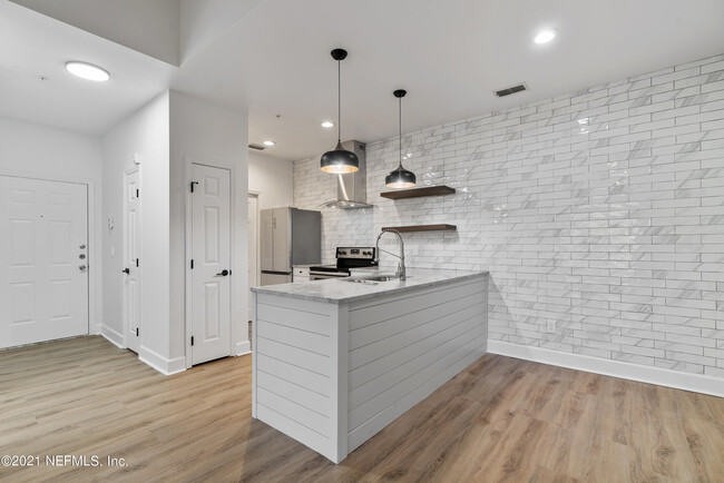 Building Photo - 230 Colima Ct