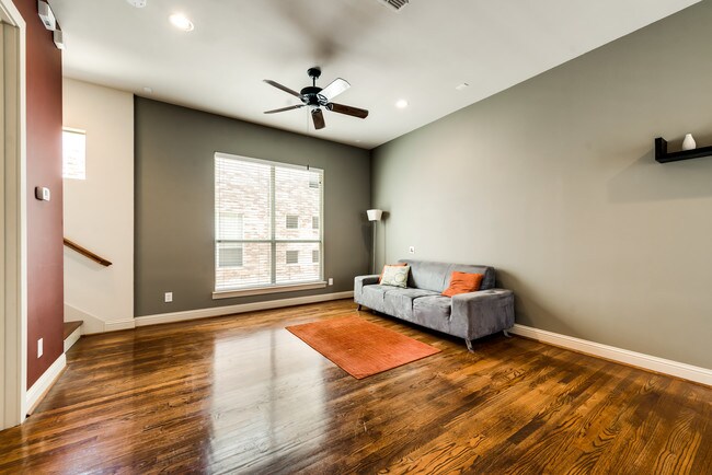 Foto del edificio - 1333 St Joseph St