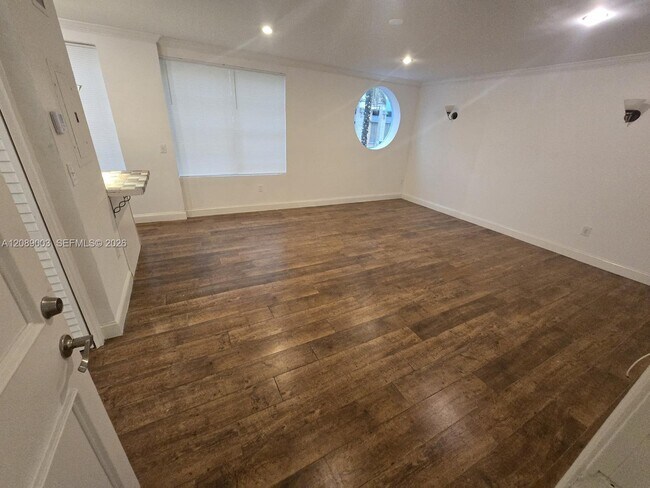 Foto del edificio - 1460 Ocean Dr