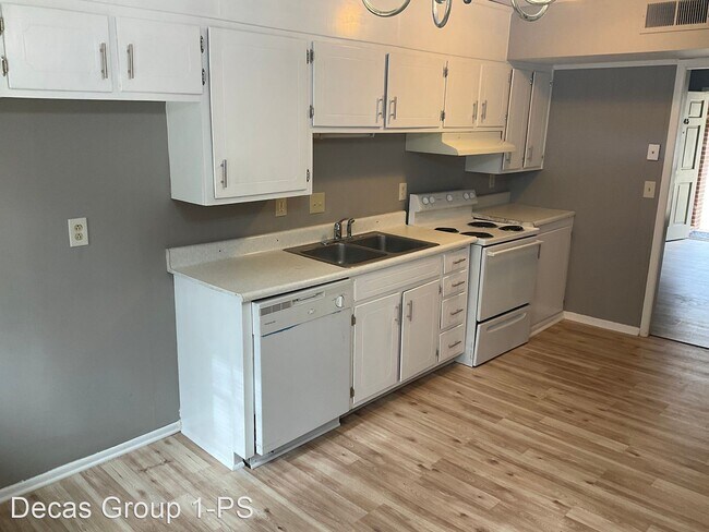Foto del edificio - 2 br, 1.5 bath House - 845 Old Trail Rd.