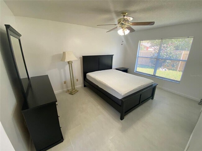 Building Photo - 2403 Albaca Dr