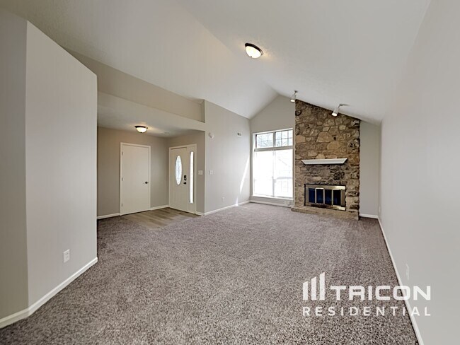 Foto del edificio - 3324 Oak Tree Dr S