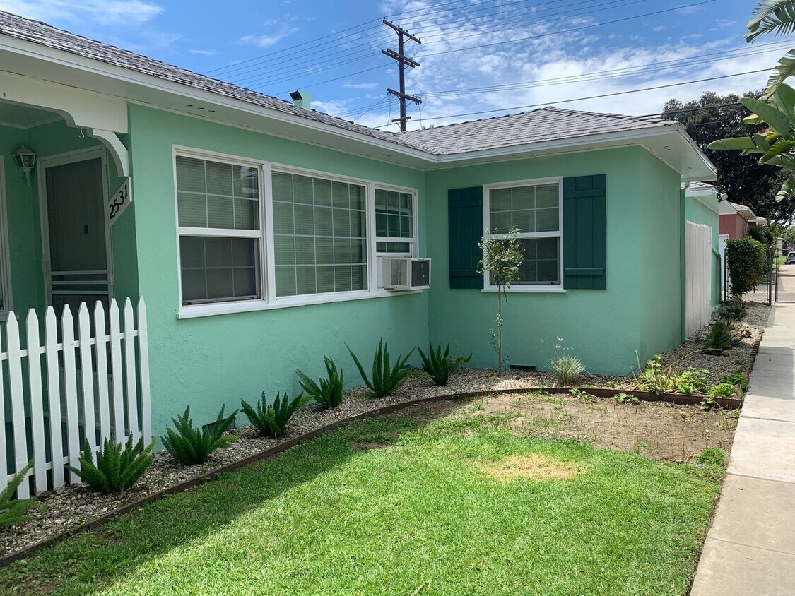 2527 N Lincoln St Unit 2531, Burbank, CA 91504 Room for Rent in