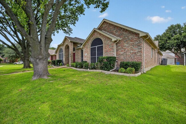 Building Photo - 9906 Ashmont Dr