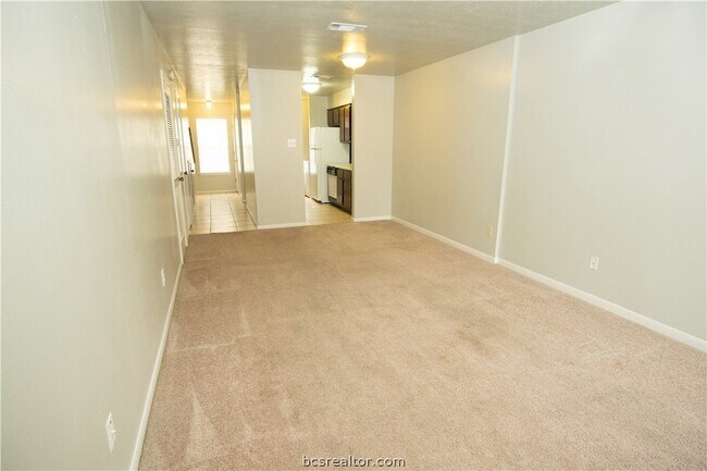 Foto del edificio - 1801 Woodsman Dr