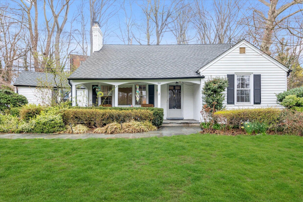 Foto principal - 1 Longview Rd