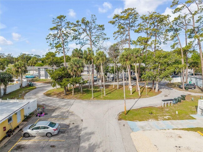Foto del edificio - 313 Country Club Oval