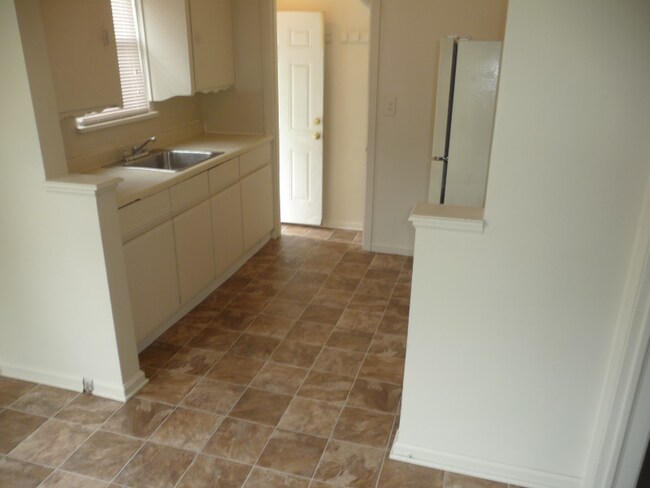 Foto del edificio - 19444 Lennane St