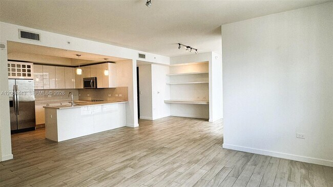 Foto del edificio - 999 SW 1st Ave