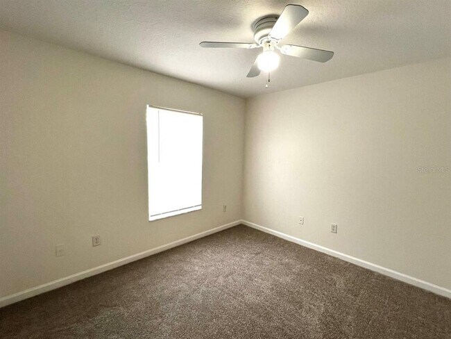 Foto del edificio - 64 Fieldstone Ln