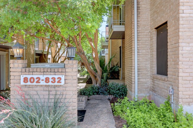 Foto del edificio - 802 Banister Ln