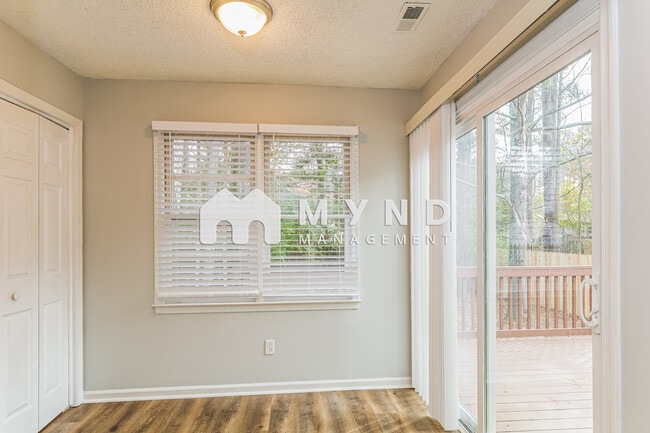 Building Photo - 409 Crosspine Dr