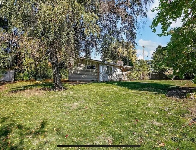 Foto del edificio - 1005 NE Newall Rd