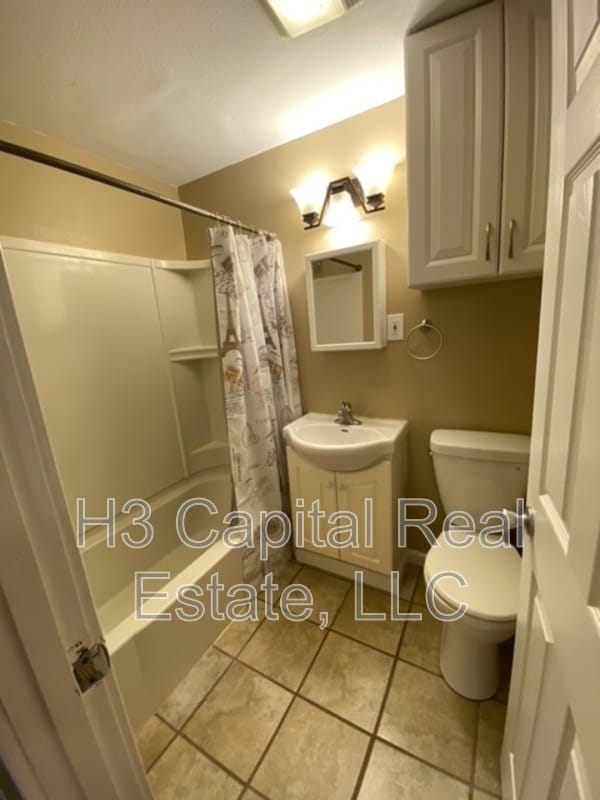 Building Photo - 113 Lucia Ln