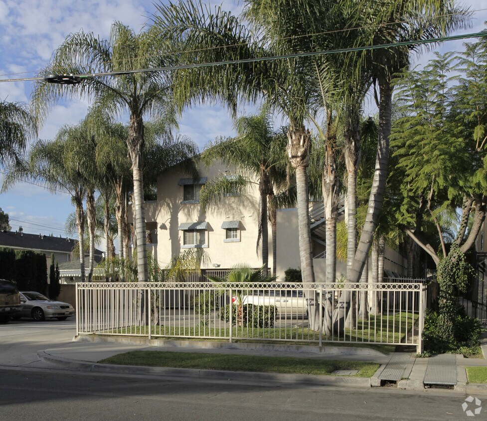Foto del edificio - 5841 Kingman Ave