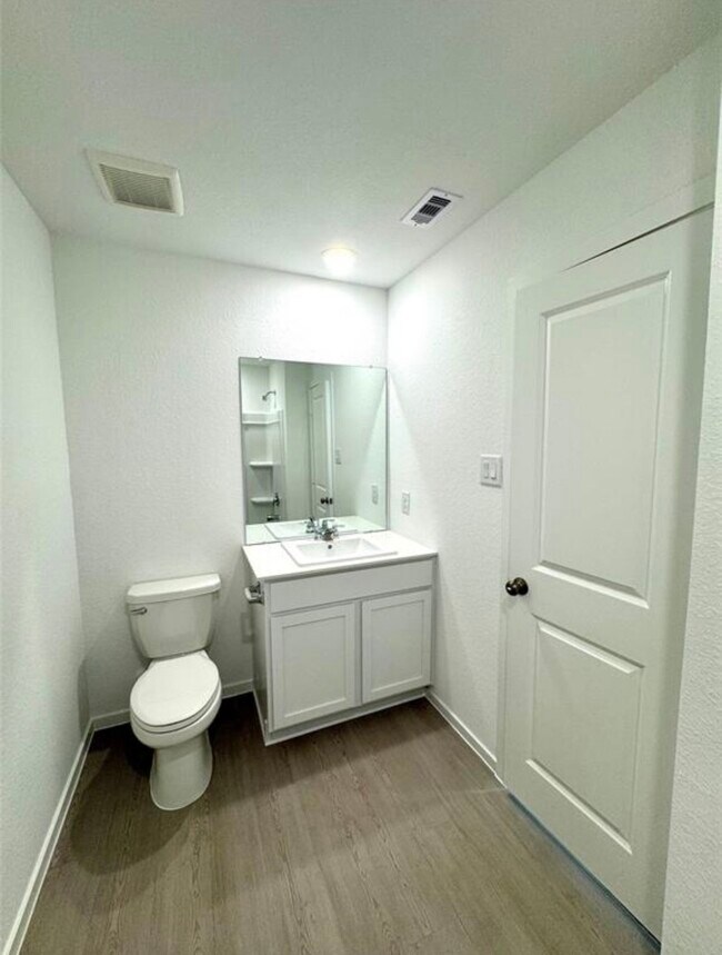 Building Photo - 28763 Texas Plns Dr