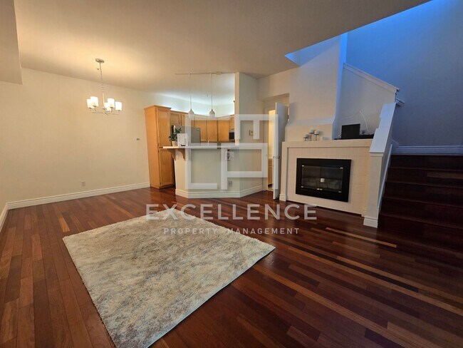Building Photo - 1/1.5 Townhouse - Pets Negotiable, 1003SF,...