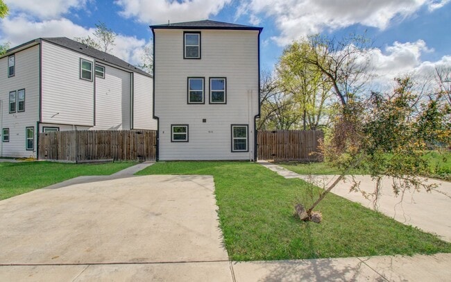 Foto del edificio - 4616 Shreveport Blvd