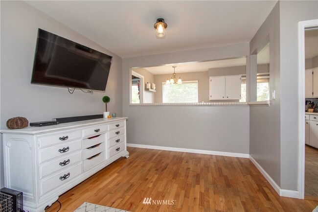 Foto del edificio - 3 bed/2 ba House in University Place