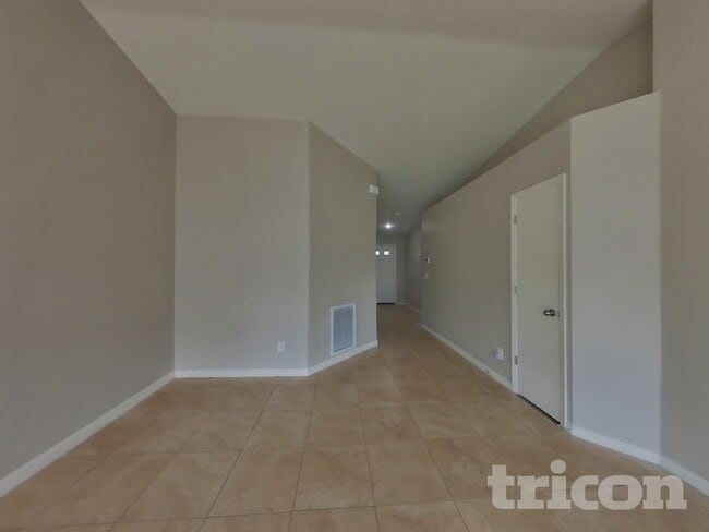 Building Photo - 11133 Bramblebush St