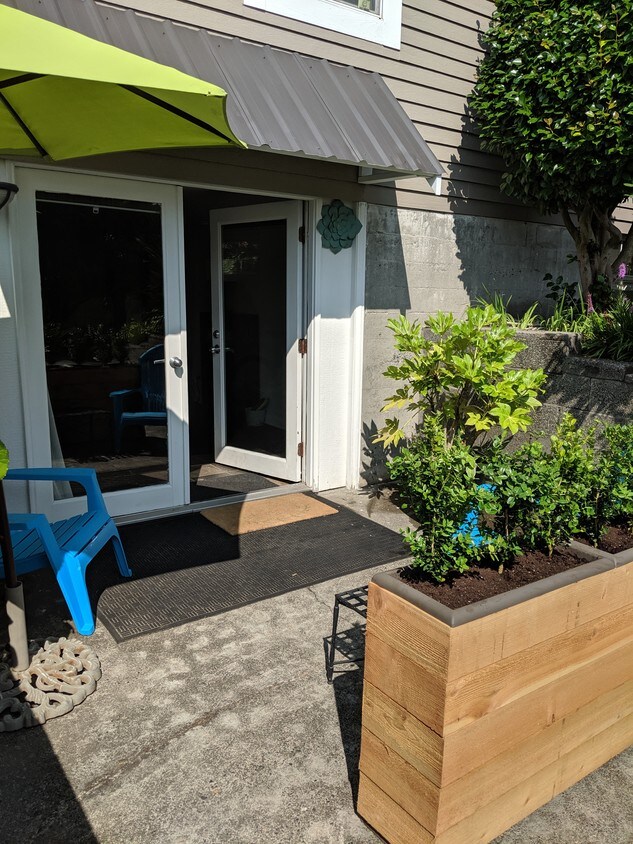 New Courtyard Entry - 10207 3rd Ave S