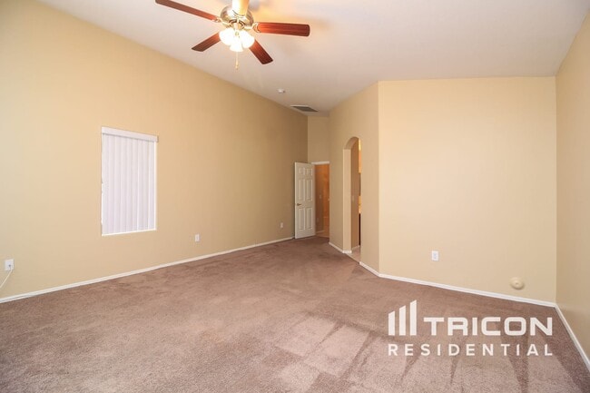 Foto del edificio - 11206 W Locust Ln