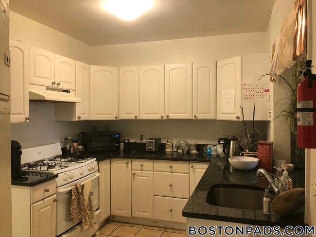 Building Photo - 62 Egmont St