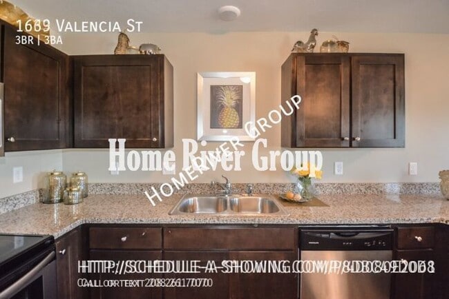 Building Photo - 3 Bed 2.5 Bath Valencia Park Townhomes!