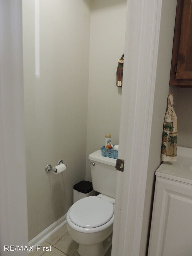 Building Photo - 2 br, 1.5 bath House - 128 Olympia Dr.
