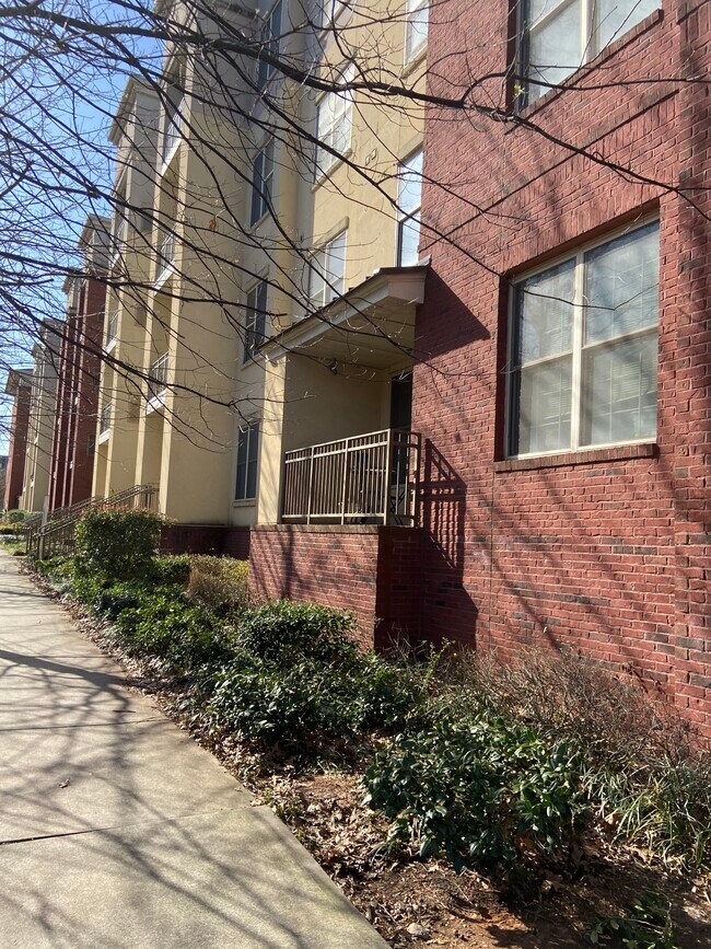870 Mayson Turner Rd NW Unit 1234, Atlanta, GA 30314 Condo for Rent