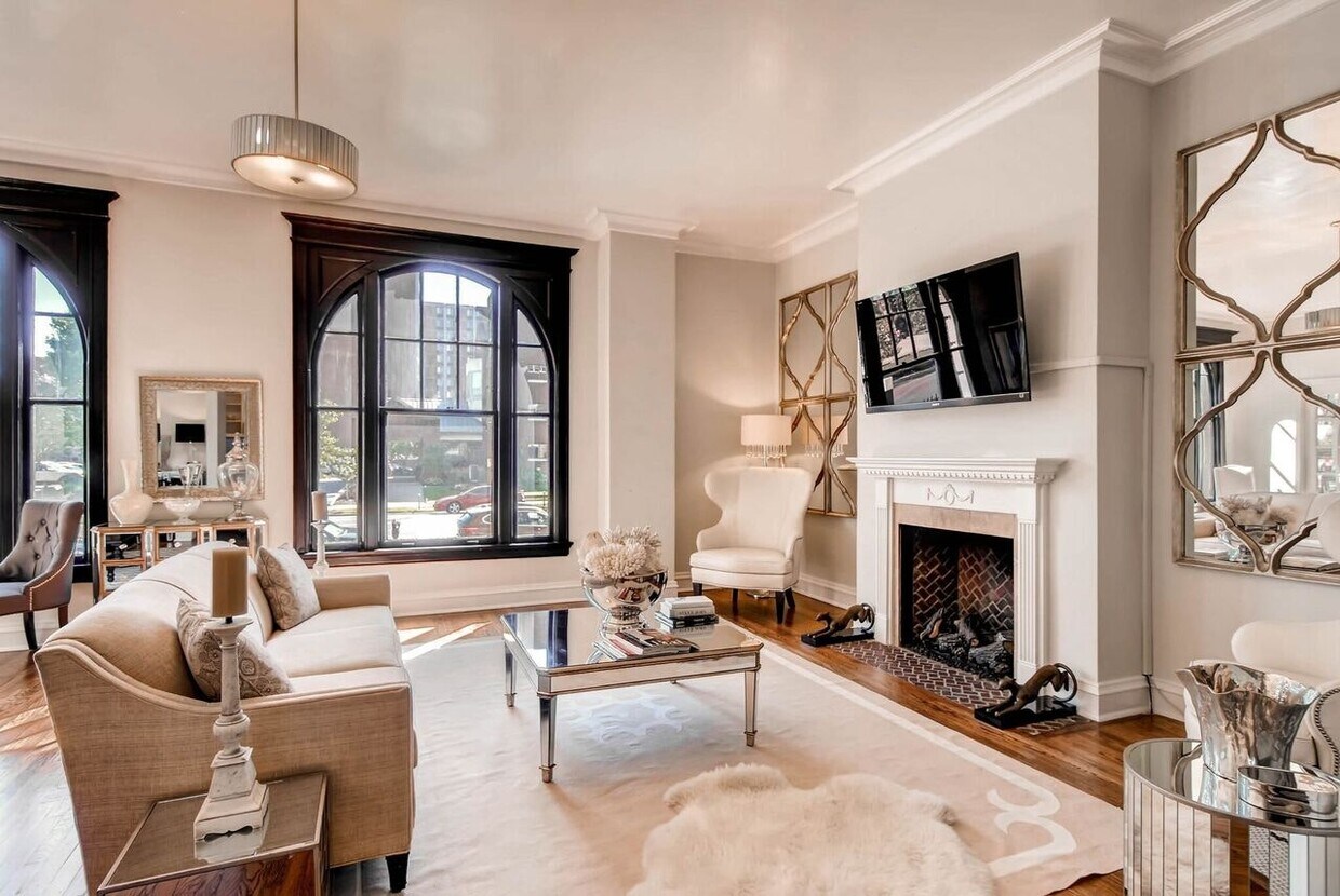 Foto principal - 4931 Lindell Boulevard, Unit 202