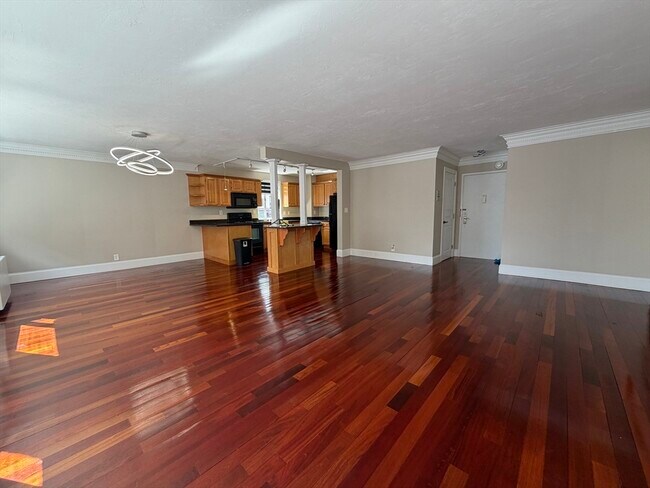 Foto del edificio - 2 Hammond Pond Pkwy