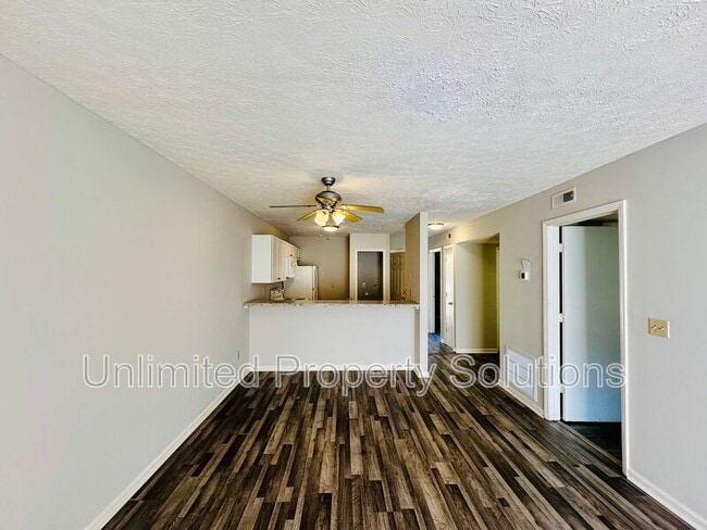 Building Photo - 215 Sunn Aire Ct