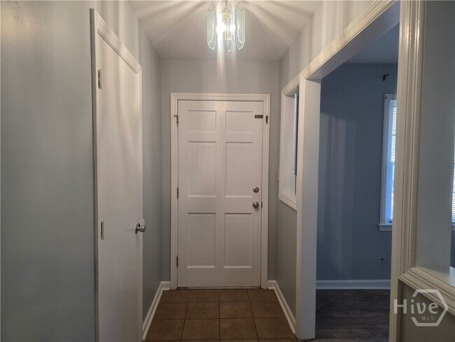 Foto del edificio - 213 Westwood Dr